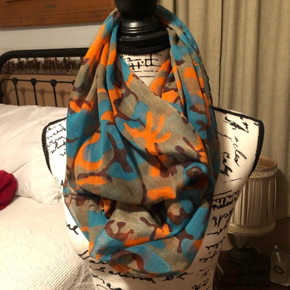 🌟Gorgeous Orange/Turquoise "Camo" Infinity Scarf - Picture 1 of 5